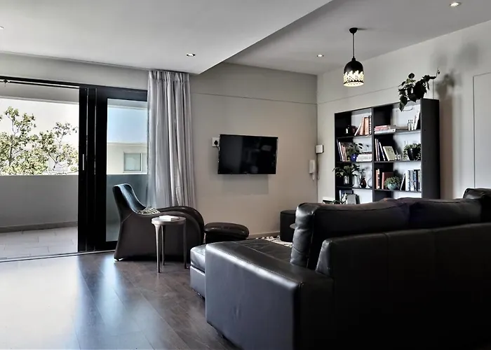 6 On Clifton - Spacious 2 Bedroom Apartment
