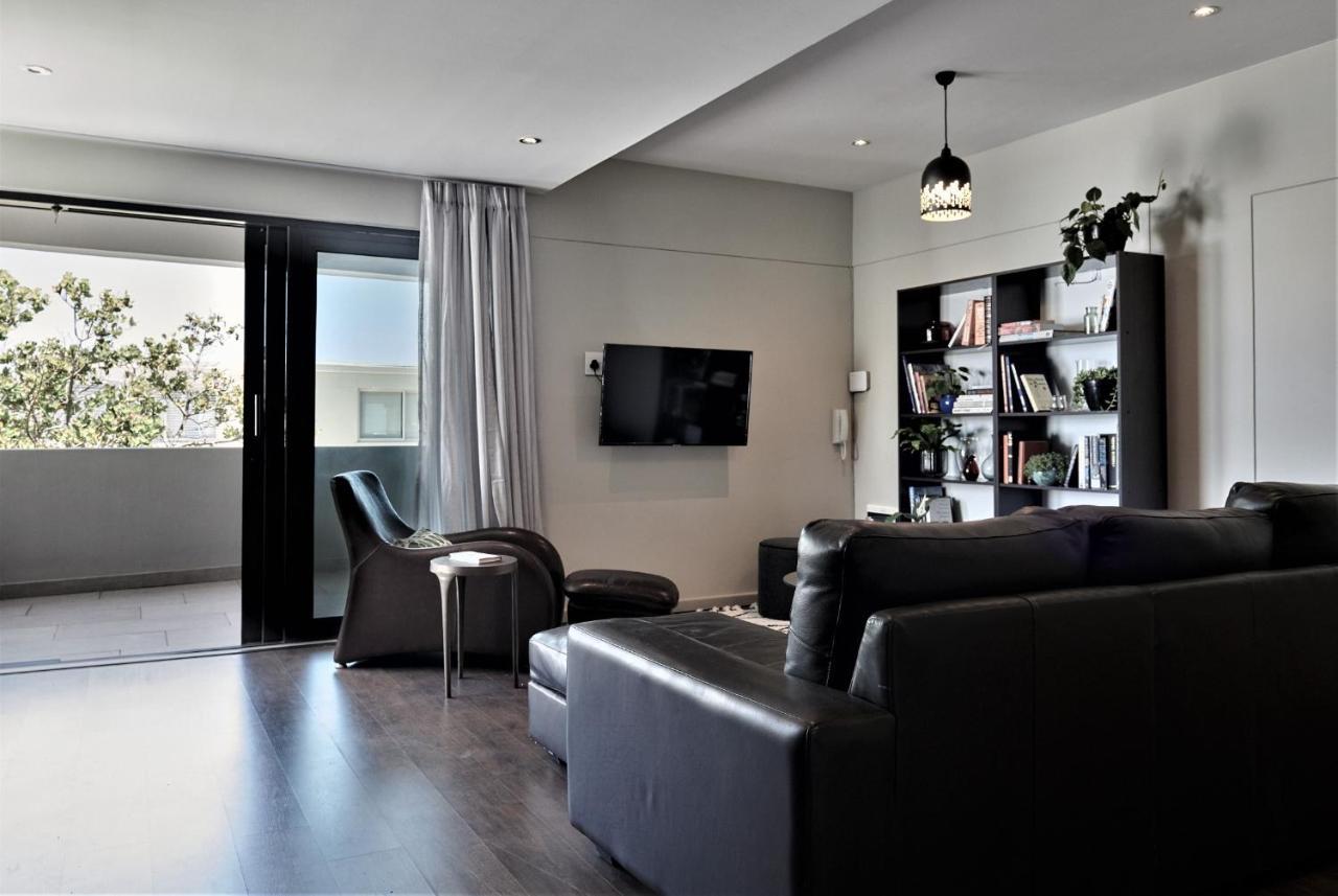 6 On Clifton - Spacious 2 Bedroom