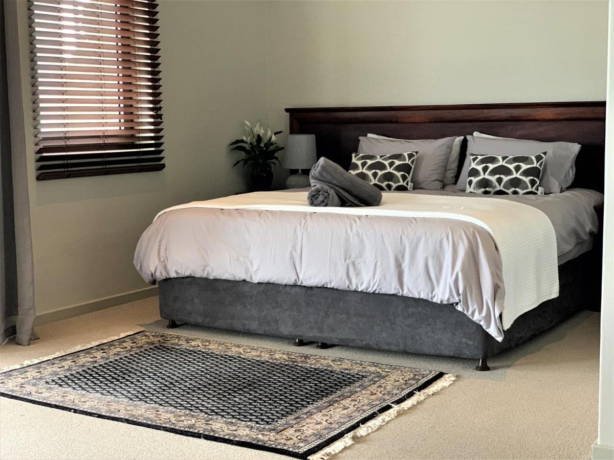 6 On Clifton - Spacious 2 Bedroom *